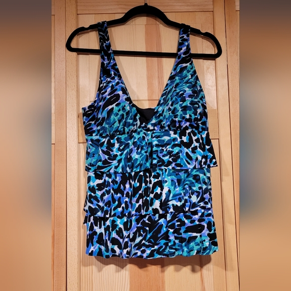 Vanishing Act Other - Jcpenney Multicolor Leopard Swim Top Size 16